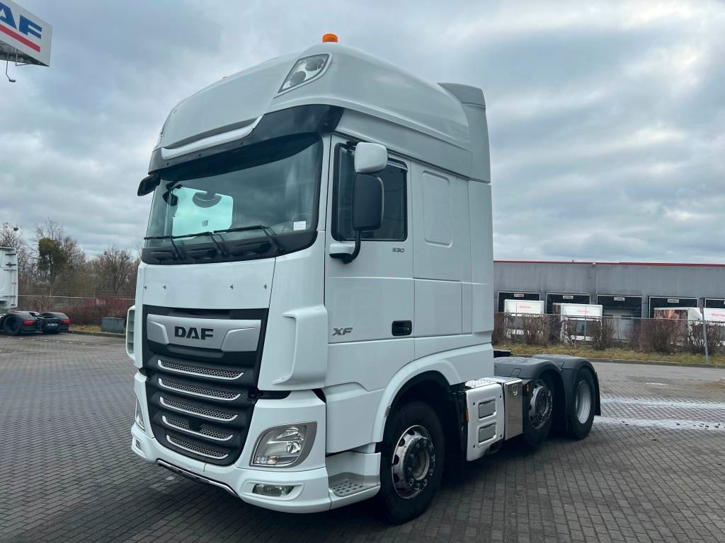 DAF XF 530 FTG 6x2 Retarder Liftlenkachse zZGG 64.5t - Cabeza tractora: foto 2 DAF XF 530 FTG 6x2 Retarder Liftlenkachse zZGG 64.5t - Cabeza tractora: foto 2