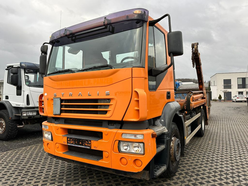Iveco STRALIS 310 - Camión portacontenedor de cadenas: foto 4 Iveco STRALIS 310 - Camión portacontenedor de cadenas: foto 4