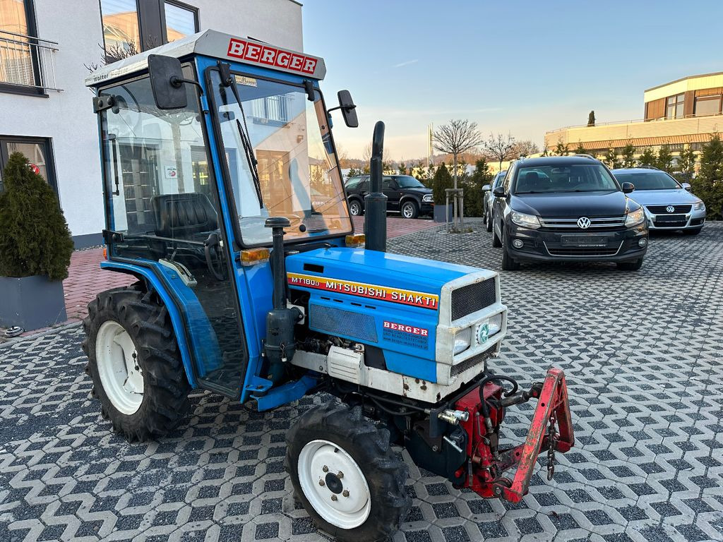 Mitsubishi MT 180 DL Winterdienst und mäherwerk - Tractor municipal: foto 2 Mitsubishi MT 180 DL Winterdienst und mäherwerk - Tractor municipal: foto 2