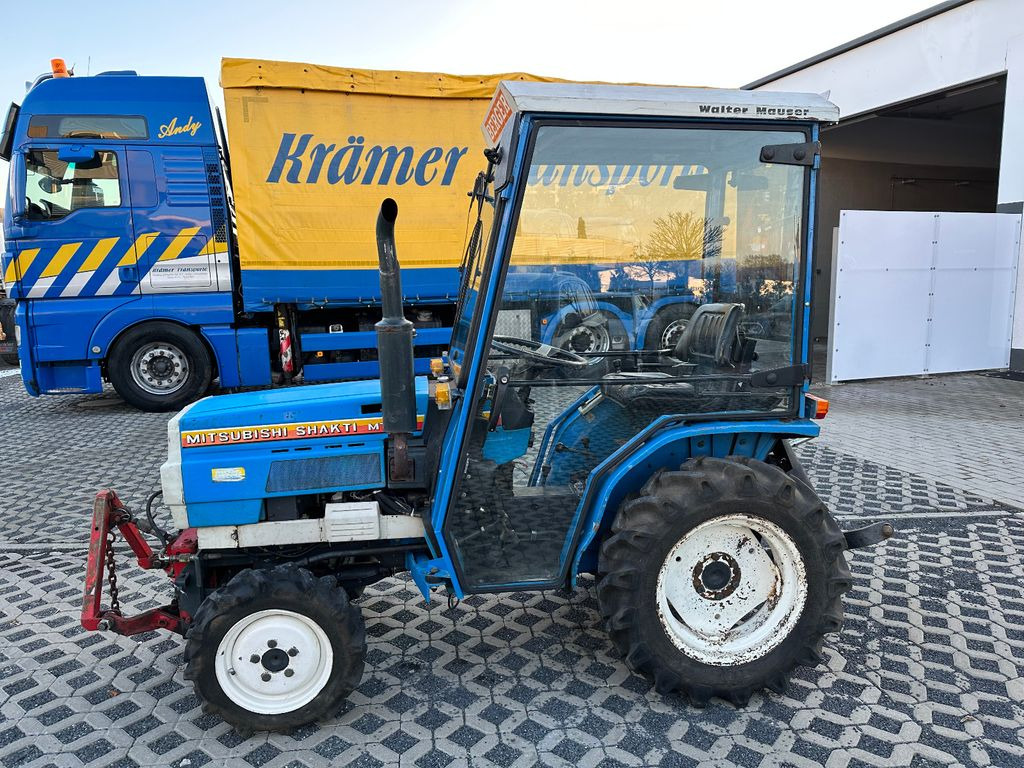 Mitsubishi MT 180 DL Winterdienst und mäherwerk - Tractor municipal: foto 4 Mitsubishi MT 180 DL Winterdienst und mäherwerk - Tractor municipal: foto 4
