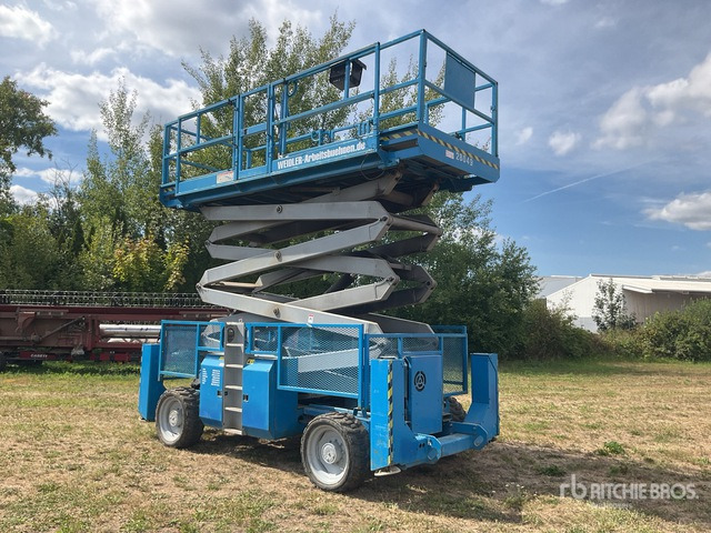 2007 Genie 4390RT 4x4 Diesel Scissor Lift - Plataforma de tijeras: foto 3 2007 Genie 4390RT 4x4 Diesel Scissor Lift - Plataforma de tijeras: foto 3
