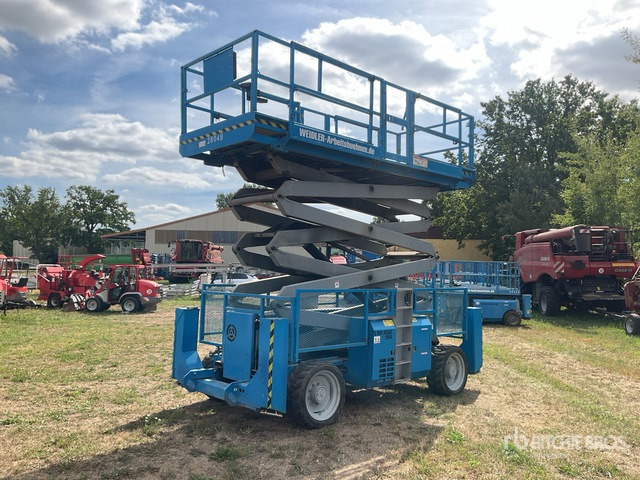 2007 Genie 4390RT 4x4 Diesel Scissor Lift - Plataforma de tijeras: foto 4 2007 Genie 4390RT 4x4 Diesel Scissor Lift - Plataforma de tijeras: foto 4