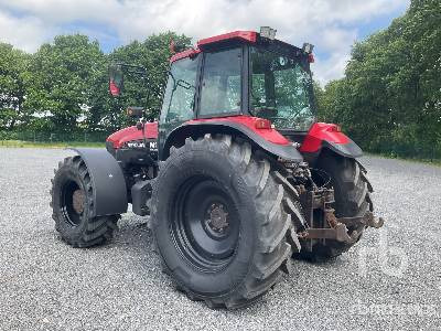 NEW HOLLAND M135 - Tractor: foto 2 NEW HOLLAND M135 - Tractor: foto 2