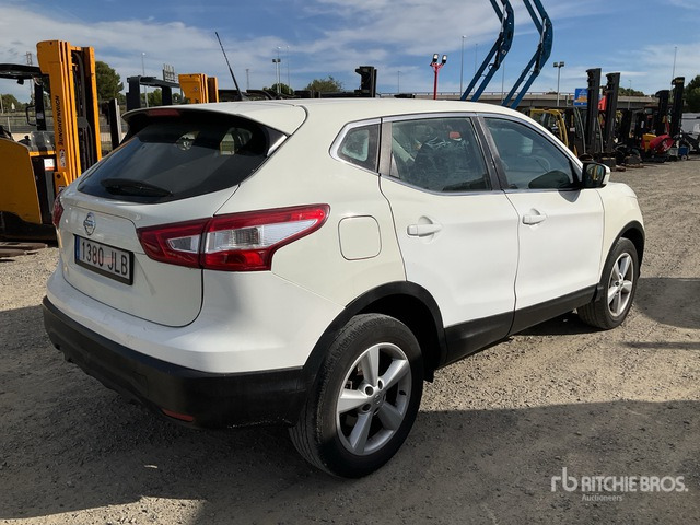 2015 Nissan Qashqai 4WD SUV - SUV/ Todoterreno: foto 4 2015 Nissan Qashqai 4WD SUV - SUV/ Todoterreno: foto 4