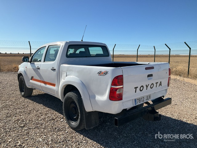 2015 Toyota Hilux 4x4 Crew Cab Pickup - Pick-up: foto 4 2015 Toyota Hilux 4x4 Crew Cab Pickup - Pick-up: foto 4