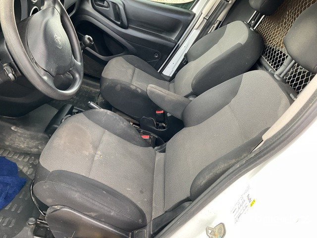 2018 Peugeot Partner BlueHDI L1 Confort Cargo Van - Furgoneta pequeña: foto 5 2018 Peugeot Partner BlueHDI L1 Confort Cargo Van - Furgoneta pequeña: foto 5