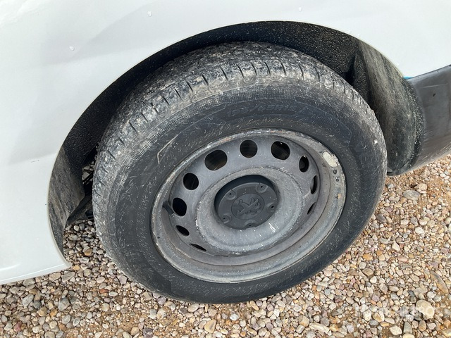 2018 Peugeot Partner BlueHDI L1 Confort Cargo Van - Furgoneta pequeña: foto 3 2018 Peugeot Partner BlueHDI L1 Confort Cargo Van - Furgoneta pequeña: foto 3