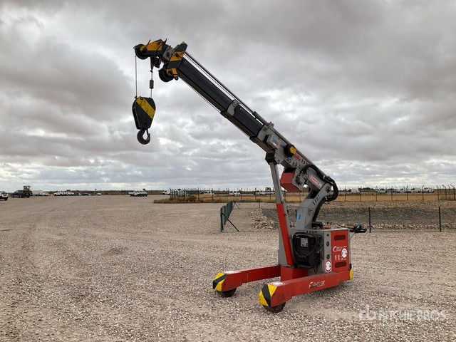 2002 Valla 30E 3.5 ton Electric Tow Behind Crane - Otros maquinaria: foto 2 2002 Valla 30E 3.5 ton Electric Tow Behind Crane - Otros maquinaria: foto 2