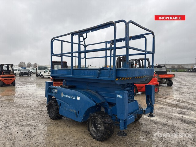 2010 Haulotte Compact12DX Diesel (Inoperable) Scissor Lift - Plataforma de tijeras: foto 1 2010 Haulotte Compact12DX Diesel (Inoperable) Scissor Lift - Plataforma de tijeras: foto 1