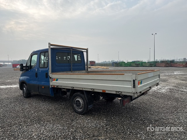 2015 Iveco Daily 33-110 Crew Cab Flatbed Truck - Caja abierta furgoneta: foto 2 2015 Iveco Daily 33-110 Crew Cab Flatbed Truck - Caja abierta furgoneta: foto 2
