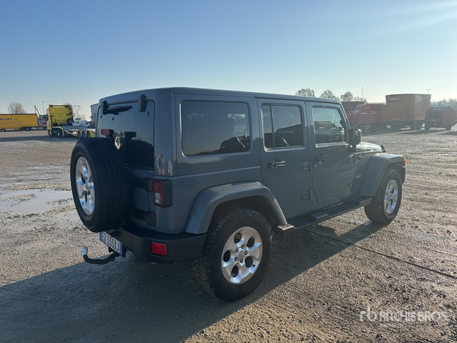 2015 Jeep Wrangler Unlimited Sahara 2.8 CRD 4WD auto 147KW/200CV SUV - SUV/ Todoterreno: foto 3 2015 Jeep Wrangler Unlimited Sahara 2.8 CRD 4WD auto 147KW/200CV SUV - SUV/ Todoterreno: foto 3