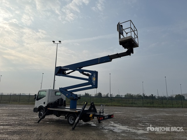 2015 Nissan Cabstar 35.12 2015 Socage DA324 24 m on Bucket Truck - Camión con plataforma elevadora: foto 3 2015 Nissan Cabstar 35.12 2015 Socage DA324 24 m on Bucket Truck - Camión con plataforma elevadora: foto 3