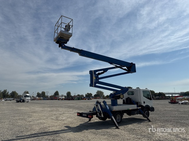 2016 Nissan Cabstar 35.12 2016 Socage DA324 EU5B 24 m on Bucket Truck - Camión con plataforma elevadora: foto 4 2016 Nissan Cabstar 35.12 2016 Socage DA324 EU5B 24 m on Bucket Truck - Camión con plataforma elevadora: foto 4