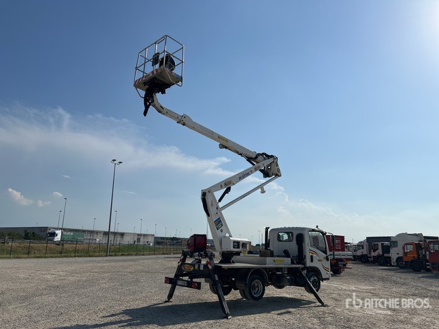 2019 Isuzu M21 2018 Oil&Steel Snake 189 18 m on Bucket Truck - Camión con plataforma elevadora: foto 3 2019 Isuzu M21 2018 Oil&Steel Snake 189 18 m on Bucket Truck - Camión con plataforma elevadora: foto 3