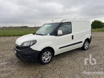 FIAT DOBLO - Camión caja cerrada: foto 1 FIAT DOBLO - Camión caja cerrada: foto 1