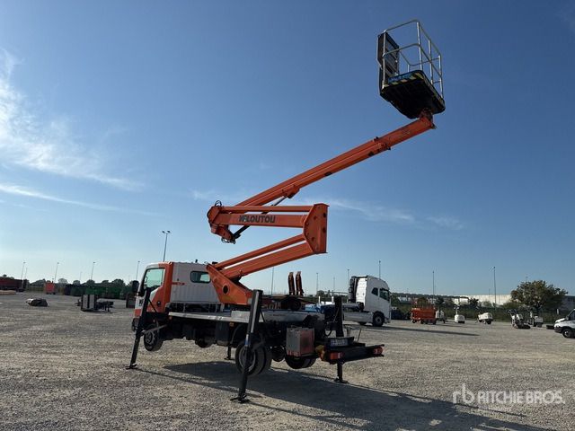 Nissan Cabstar 35.12 Piattaforma autocarrata - Camión con plataforma elevadora: foto 4 Nissan Cabstar 35.12 Piattaforma autocarrata - Camión con plataforma elevadora: foto 4