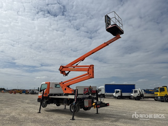 Nissan Cabstar 35.12 Piattaforma autocarrata - Camión con plataforma elevadora: foto 4 Nissan Cabstar 35.12 Piattaforma autocarrata - Camión con plataforma elevadora: foto 4