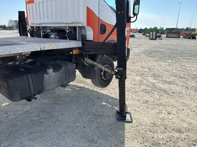 Nissan Cabstar Piattaforma autocarrata - Camión con plataforma elevadora: foto 5 Nissan Cabstar Piattaforma autocarrata - Camión con plataforma elevadora: foto 5