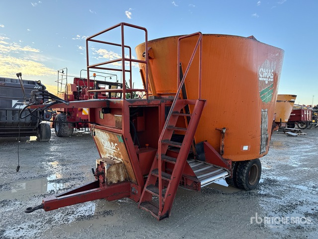 Omas California 14MC Feed Trailer - Desensiladora: foto 1 Omas California 14MC Feed Trailer - Desensiladora: foto 1