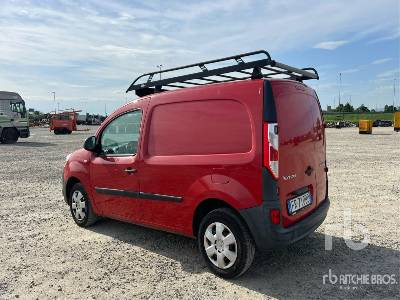 RENAULT KANGOO EXPRESS - Camión caja cerrada: foto 2 RENAULT KANGOO EXPRESS - Camión caja cerrada: foto 2