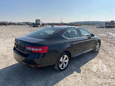 SKODA SUPERB - Coche: foto 3 SKODA SUPERB - Coche: foto 3