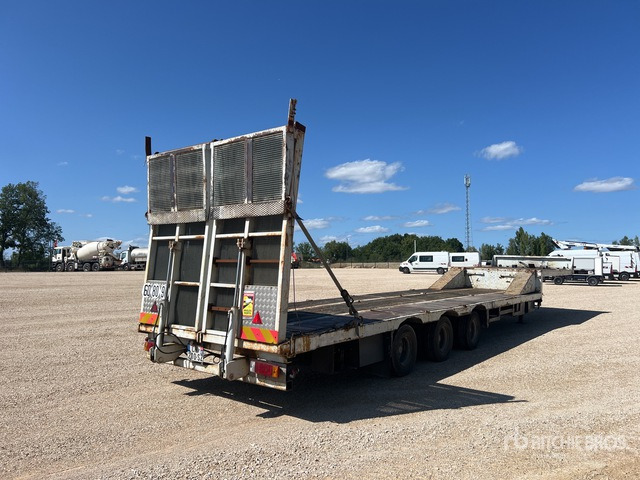 1977 Titan T32S3 Tri/A Semi Remorque Porte Engin Lowboy Trailer - Semirremolque góndola rebajadas: foto 4 1977 Titan T32S3 Tri/A Semi Remorque Porte Engin Lowboy Trailer - Semirremolque góndola rebajadas: foto 4