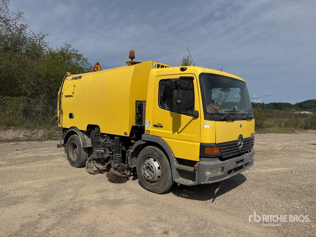 2002 Mercedes-Benz Atego 2001 Faun VIAJET 6 R/L on Balayeuse Sweeper Truck - Barredora vial: foto 1 2002 Mercedes-Benz Atego 2001 Faun VIAJET 6 R/L on Balayeuse Sweeper Truck - Barredora vial: foto 1
