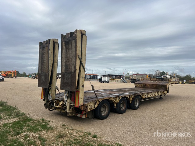 2004 Castera 3SS34T Tri/A Semi-Remorque Porte-Engin ... Lowboy Trailer - Semirremolque góndola rebajadas: foto 4 2004 Castera 3SS34T Tri/A Semi-Remorque Porte-Engin ... Lowboy Trailer - Semirremolque góndola rebajadas: foto 4