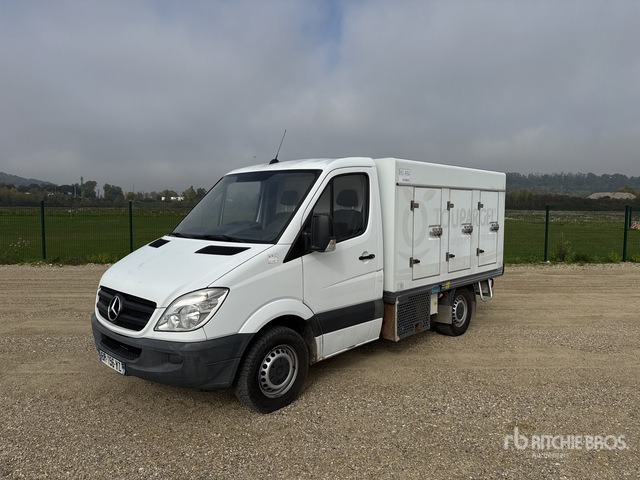2011 Mercedes-Benz Sprinter 4x2 Camion Frigorifique 4x2 Refrigerated Truck - Camión frigorífico: foto 1 2011 Mercedes-Benz Sprinter 4x2 Camion Frigorifique 4x2 Refrigerated Truck - Camión frigorífico: foto 1