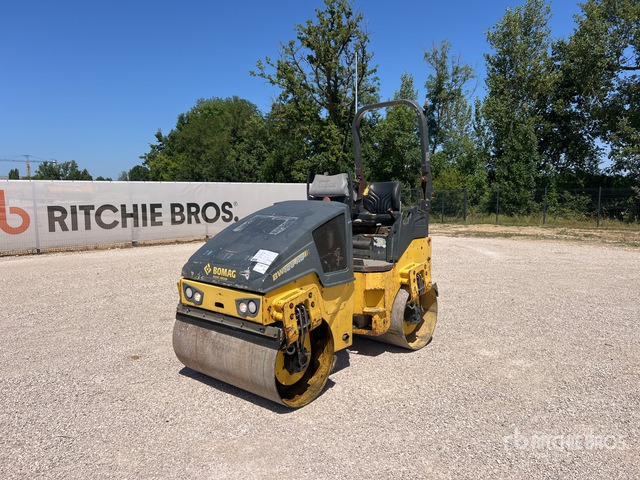 2015 Bomag BW120AD-5 Compacteur Vibrant Tandem Double Drum Roller - Apisonadora de asfalto: foto 1 2015 Bomag BW120AD-5 Compacteur Vibrant Tandem Double Drum Roller - Apisonadora de asfalto: foto 1