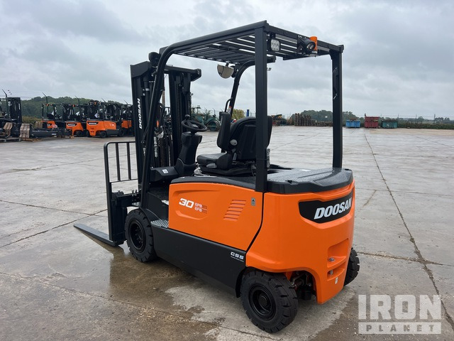 2023 Doosan B30X-7 PLUS 3000 kg Chariot Elevateur Elect ... Electric Forklift - Carretilla elevadora eléctrica: foto 4 2023 Doosan B30X-7 PLUS 3000 kg Chariot Elevateur Elect ... Electric Forklift - Carretilla elevadora eléctrica: foto 4