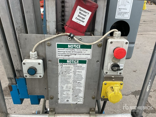 2002 Genie AWP30S Vertical Mast Lift - Plataforma de mástil vertical: foto 5 2002 Genie AWP30S Vertical Mast Lift - Plataforma de mástil vertical: foto 5