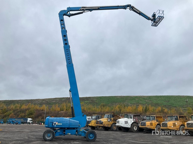 2010 Genie Z135/70 4WD Diesel Articulating Boom Lift - Plataforma articulada: foto 2 2010 Genie Z135/70 4WD Diesel Articulating Boom Lift - Plataforma articulada: foto 2