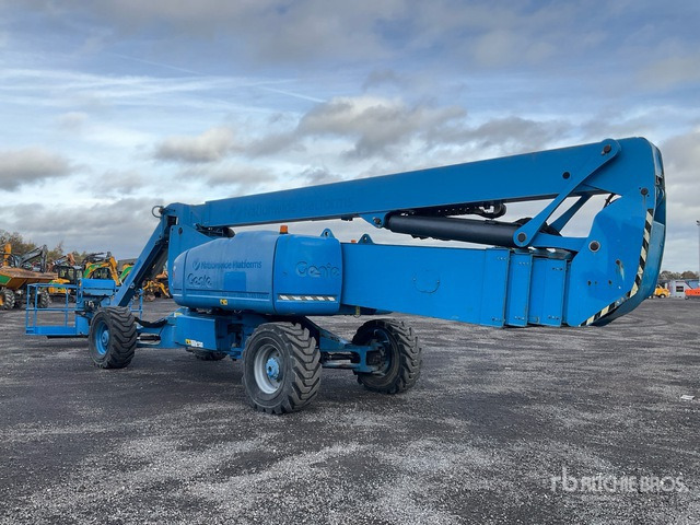 2010 Genie Z135/70 4WD Diesel Articulating Boom Lift - Plataforma articulada: foto 4 2010 Genie Z135/70 4WD Diesel Articulating Boom Lift - Plataforma articulada: foto 4
