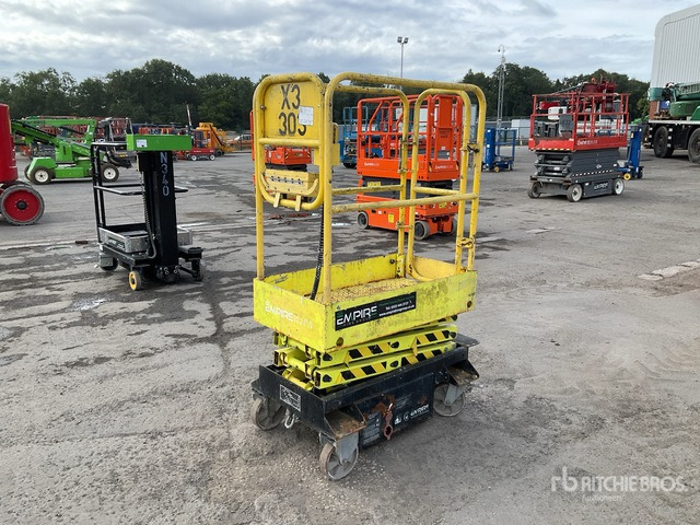2012 Youngman Boss X3 Electric (Inoperable) Scissor Lift - Plataforma de tijeras: foto 1 2012 Youngman Boss X3 Electric (Inoperable) Scissor Lift - Plataforma de tijeras: foto 1