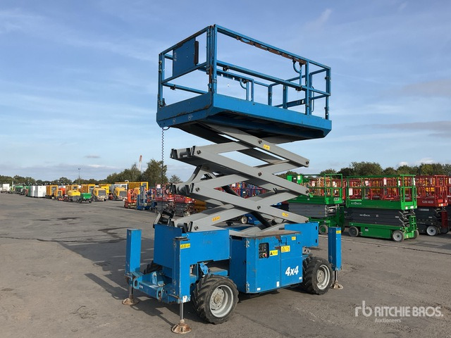 2013 Genie GS3369 4x4 Diesel Scissor Lift - Plataforma de tijeras: foto 2 2013 Genie GS3369 4x4 Diesel Scissor Lift - Plataforma de tijeras: foto 2
