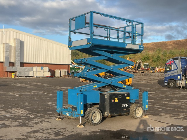 Plataforma de tijeras 2015 Genie GS-3369RT 4x4 Diesel Scissor Lift: foto 1