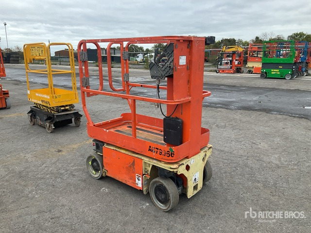 2015 JLG 1230ES Scissor Lift Vertical Mast Lift - Plataforma de mástil vertical: foto 4 2015 JLG 1230ES Scissor Lift Vertical Mast Lift - Plataforma de mástil vertical: foto 4