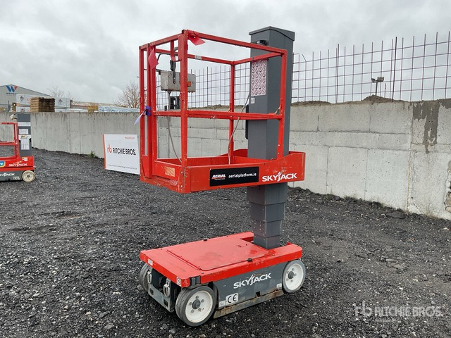 2015 Skyjack SJ16 2015 Skyjack SJ16 Vertical Mast Lift Vertical Mast Lift - Plataforma de mástil vertical: foto 1 2015 Skyjack SJ16 2015 Skyjack SJ16 Vertical Mast Lift Vertical Mast Lift - Plataforma de mástil vertical: foto 1