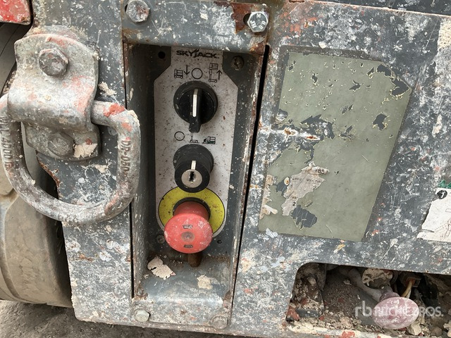 2017 Skyjack SJ16 2017 Skyjack SJ16 Vertical Mast Lift Vertical Mast Lift - Plataforma de mástil vertical: foto 5 2017 Skyjack SJ16 2017 Skyjack SJ16 Vertical Mast Lift Vertical Mast Lift - Plataforma de mástil vertical: foto 5