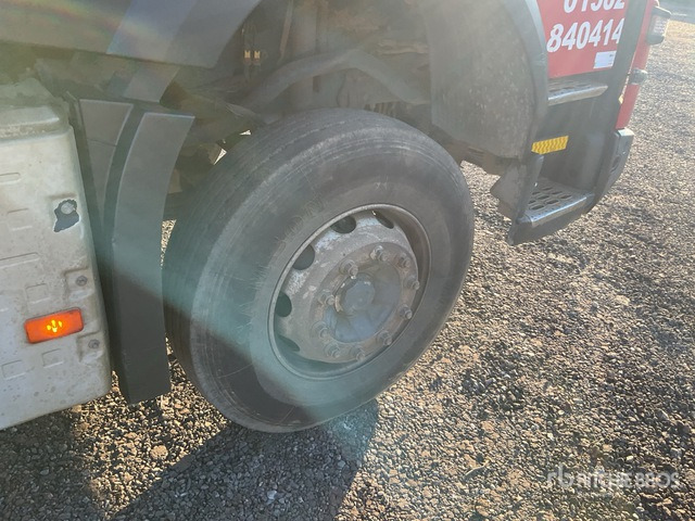 2018 Volvo FMX 8x4 Twin-Steer Sleeper Dump Truck with Crane - Camión volquete: foto 5 2018 Volvo FMX 8x4 Twin-Steer Sleeper Dump Truck with Crane - Camión volquete: foto 5
