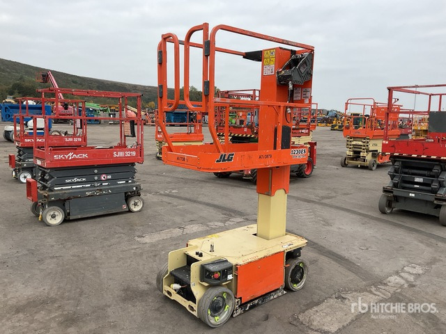 JLG 1230ES Vertical Mast Lift - Plataforma de mástil vertical: foto 2 JLG 1230ES Vertical Mast Lift - Plataforma de mástil vertical: foto 2