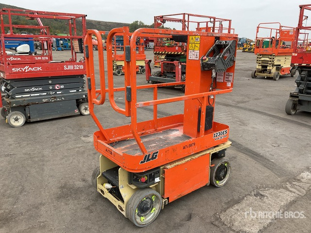JLG 1230ES Vertical Mast Lift - Plataforma de mástil vertical: foto 3 JLG 1230ES Vertical Mast Lift - Plataforma de mástil vertical: foto 3