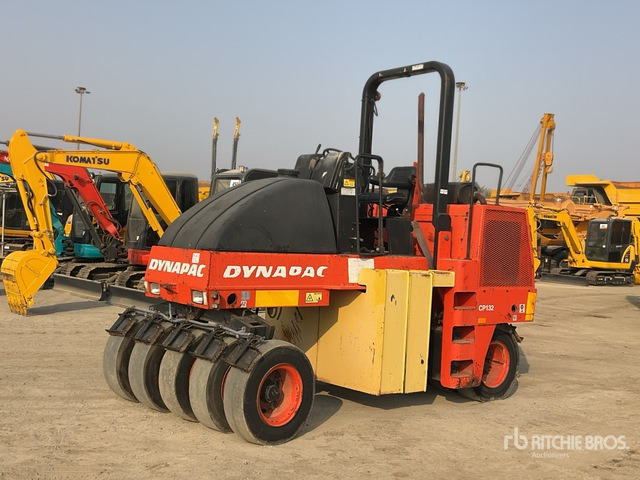 2004 Dynapac CP132 9 Wheel Pneumatic Roller - Rodillo de neumáticos: foto 3 2004 Dynapac CP132 9 Wheel Pneumatic Roller - Rodillo de neumáticos: foto 3