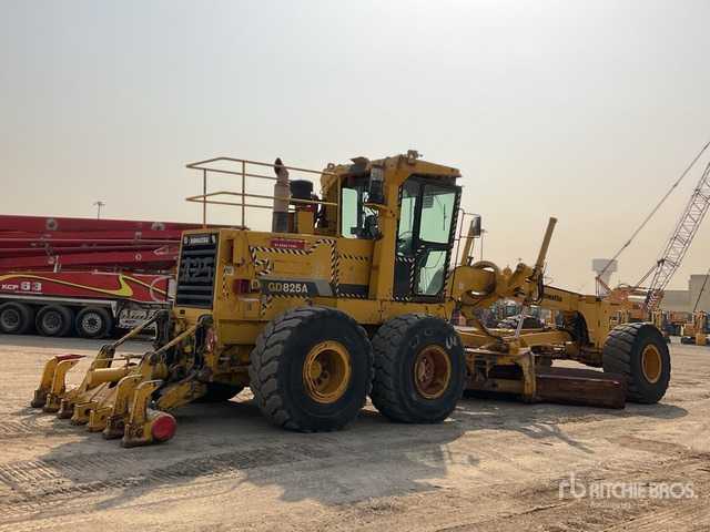 2011 Komatsu GD825A-2 - Grader: foto 4 2011 Komatsu GD825A-2 - Grader: foto 4