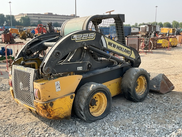 2014 New Holland L225 (Inoperable) Skid Steer Loader - Minicargadora: foto 4 2014 New Holland L225 (Inoperable) Skid Steer Loader - Minicargadora: foto 4
