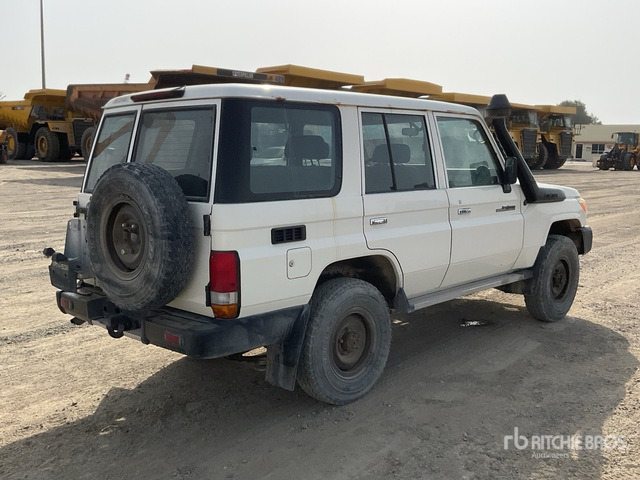 2018 Toyota Land Cruiser 76L 4x4 SUV - SUV/ Todoterreno: foto 4 2018 Toyota Land Cruiser 76L 4x4 SUV - SUV/ Todoterreno: foto 4