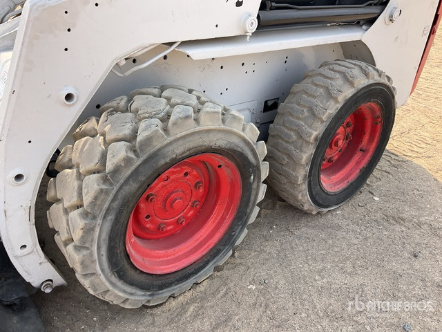 Bobcat S130 Skid Steer Loader - Minicargadora: foto 4 Bobcat S130 Skid Steer Loader - Minicargadora: foto 4