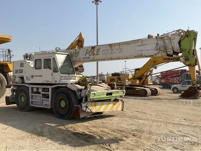 Kato KR25H-V Rough Terrain Crane - Grúa para terrenos difíciles: foto 2 Kato KR25H-V Rough Terrain Crane - Grúa para terrenos difíciles: foto 2