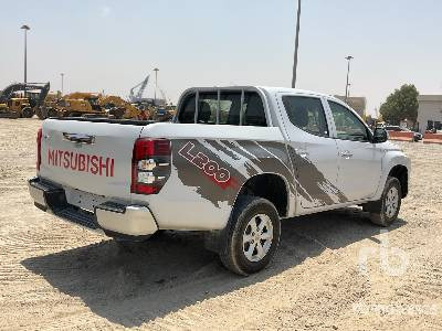 MITSUBISHI L200 4x4 Crew Cab - Pick-up: foto 3 MITSUBISHI L200 4x4 Crew Cab - Pick-up: foto 3